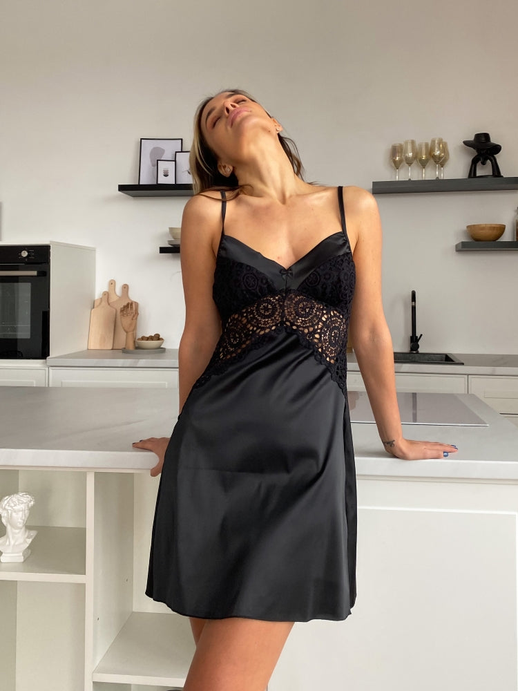 Black bridal nightgown