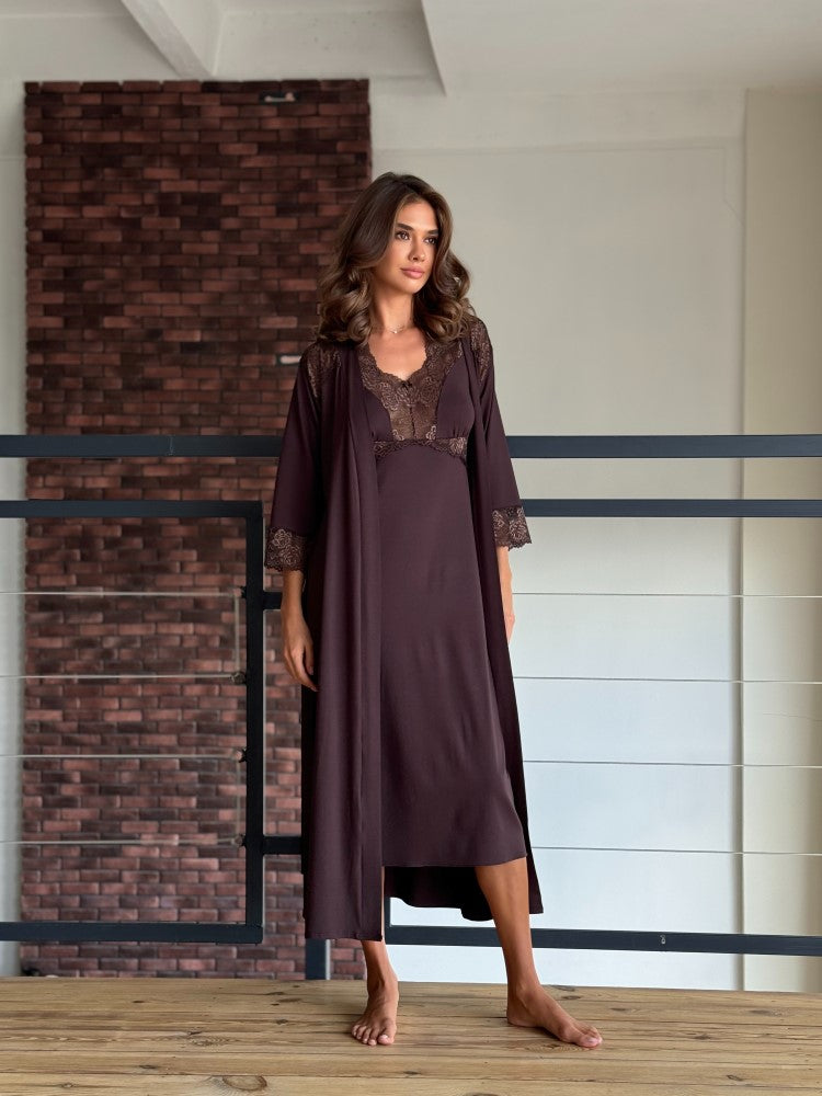 Women's nightgown and robe set