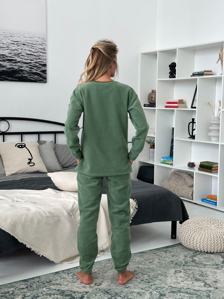 Women's fleece green pajamas set