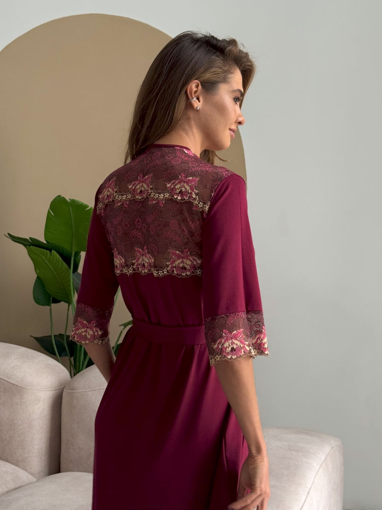 Bordeaux robe with lace