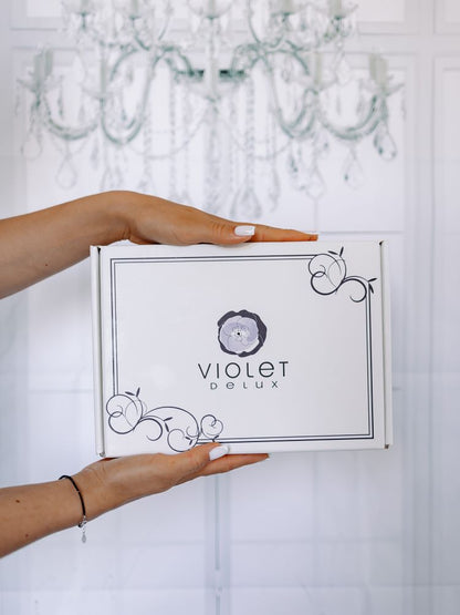 Violet Deluxt - box