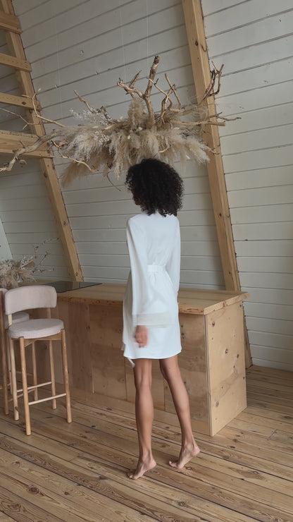 Robe and nightgown ivory